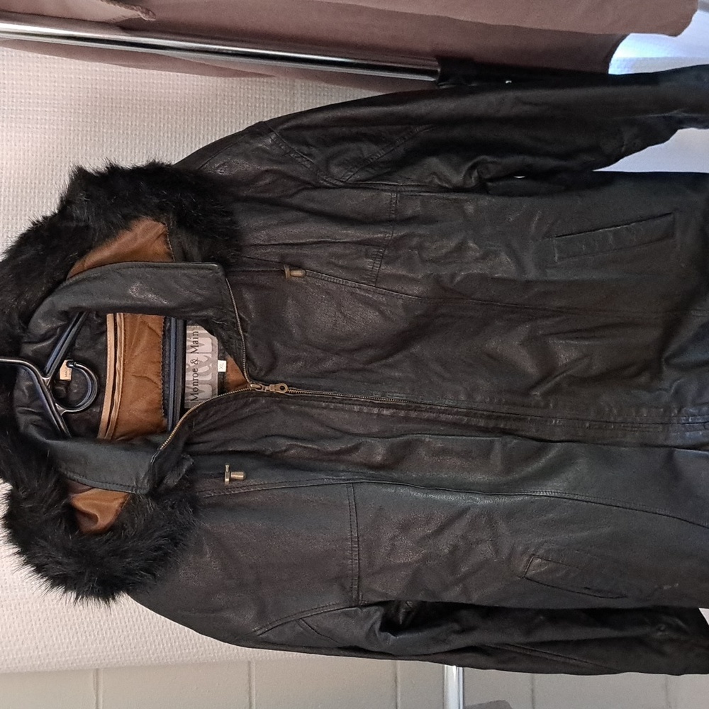 Leather Bomber Jacket with hood and lining sz 1x by Monroe & Main
